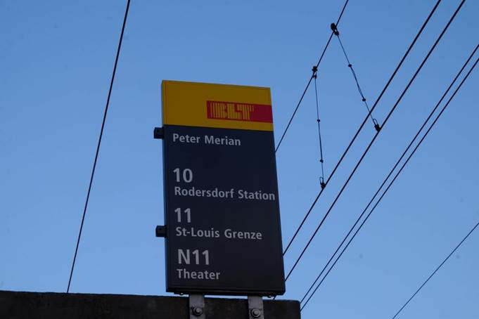 A sign on a pole

Description automatically generated with low confidence